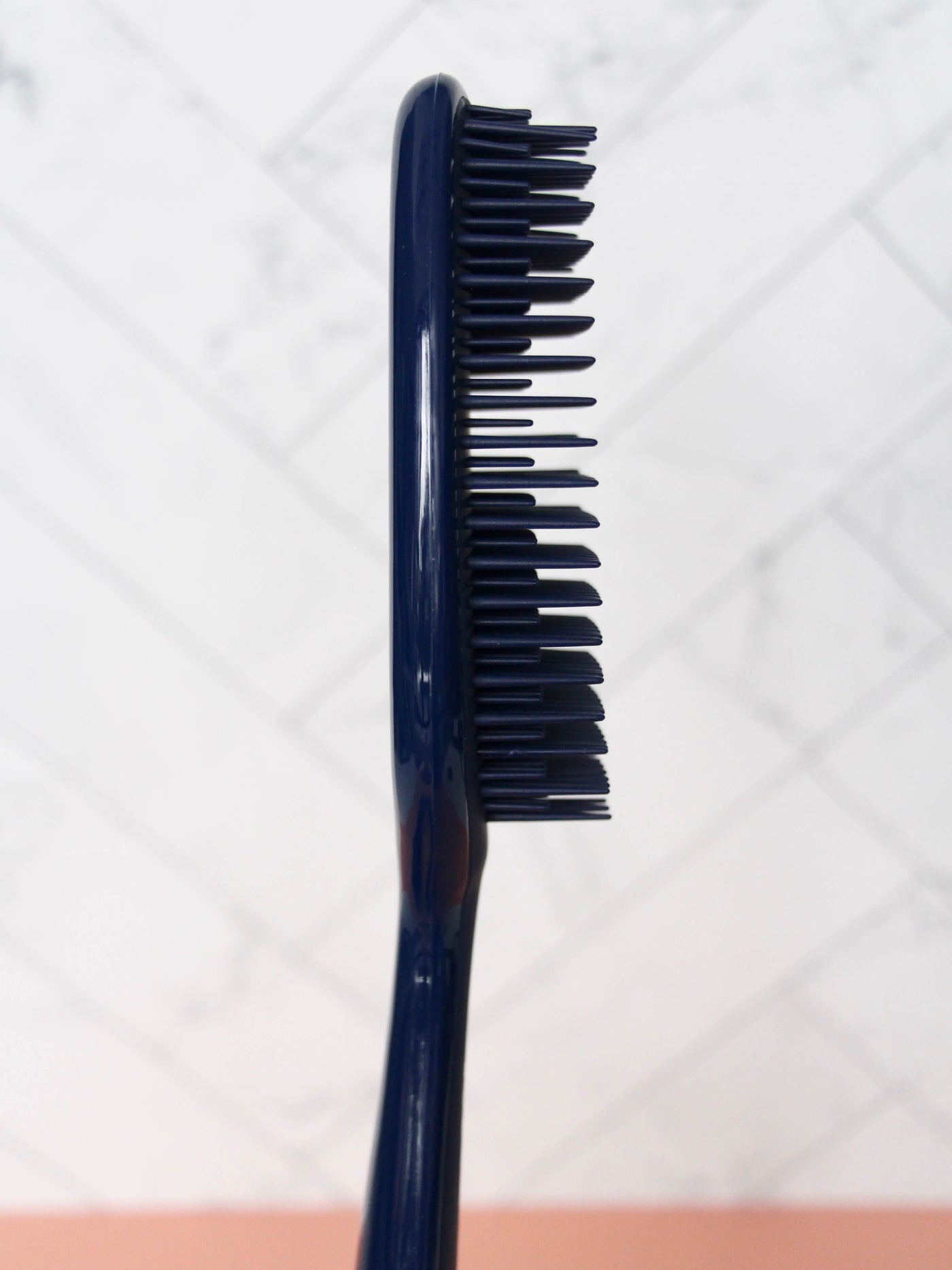 Side video the navy Sozo hairbrush